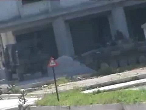 فري برس حماه المحتلة منطقة الجب تمركز الشبيحة في الابنيه السكنيه 4 4 2012