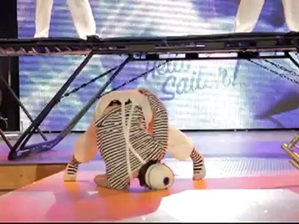 j31TRP3-120405 Comedy Trampoline Act Var.3 presented by CGEAgency