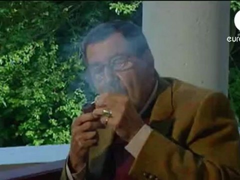Günter Grass dénonce le nucléaire israélien — Euronews