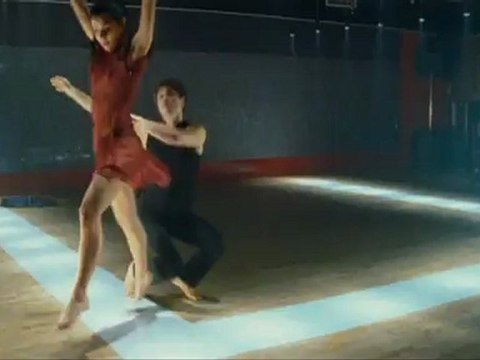 TOUT PRES DU SOL - Bande-annonce VF