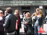 Napoli - Contro la ZTL commercianti di Chiaia in mutande (04.04.12)