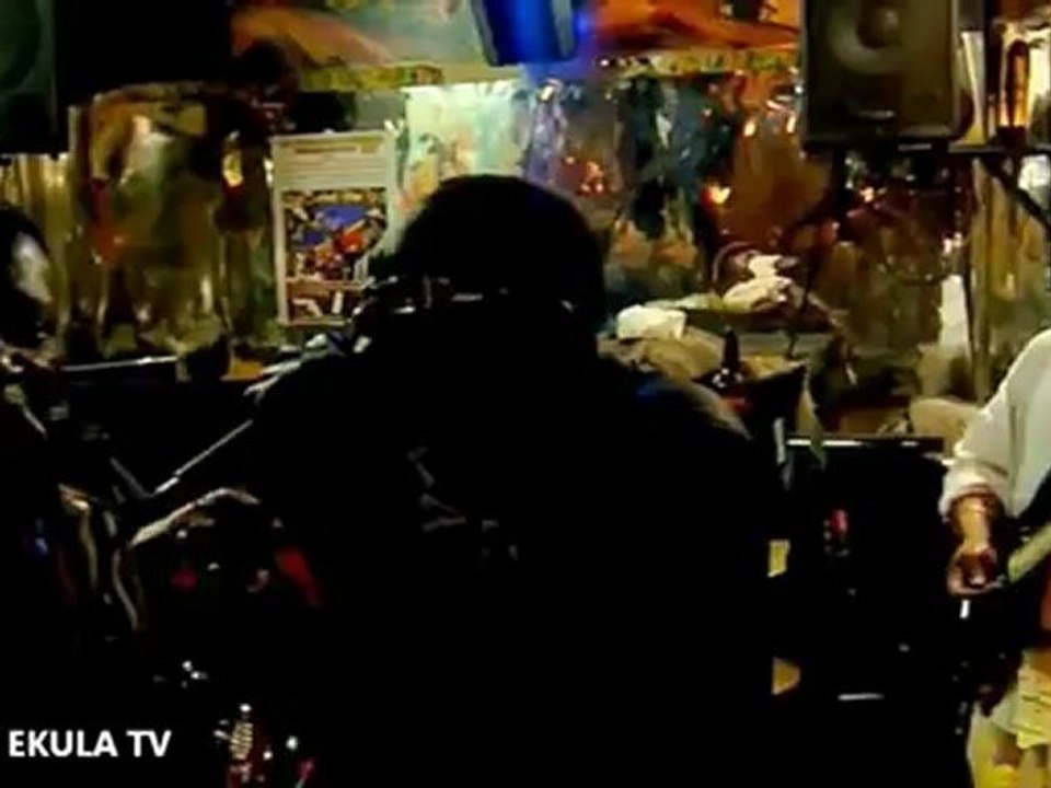 PAPA LOKOMBE VIENT SOUTENIR ZAIKAS KOLO MBOKA AU CONCERT CLAN ZAIKO