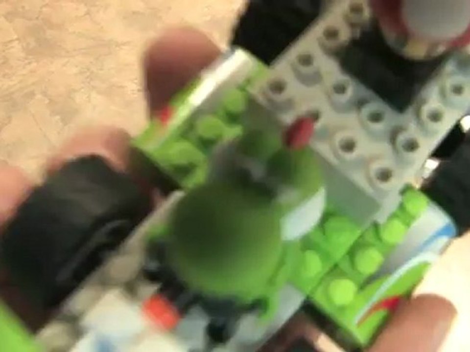 Classic Game Room - MARIO KART K'NEX: MARIO BIKE building set