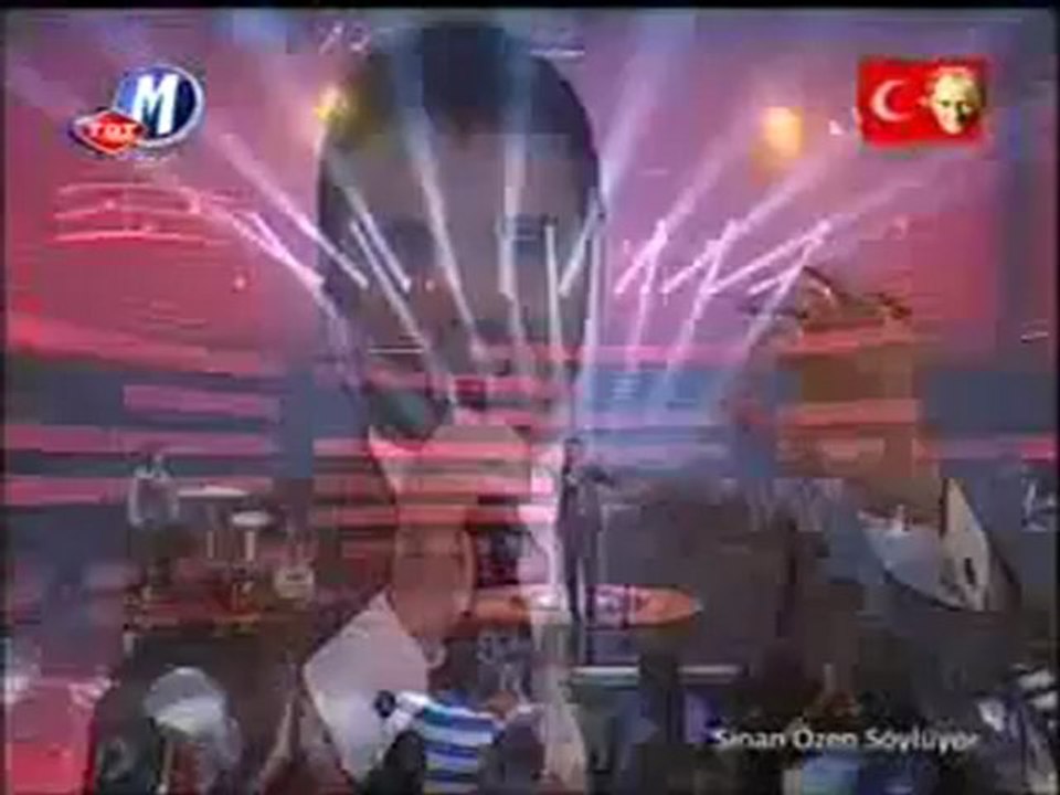 sinan özen söylüyor kapına kırmızı bir gül bıraktım