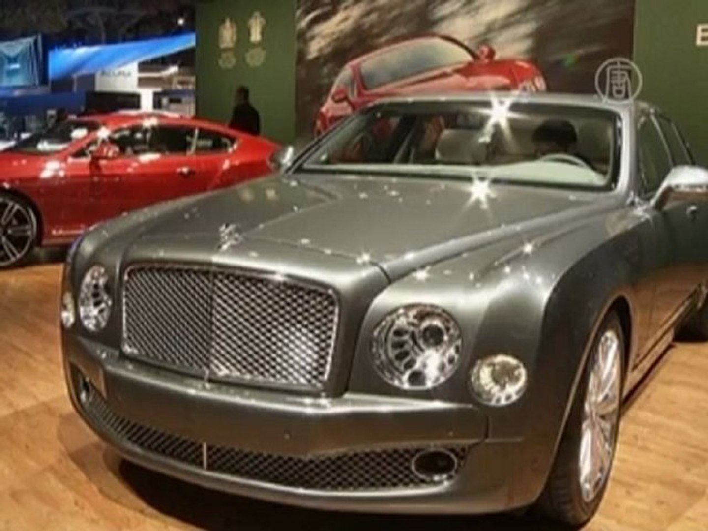 Автошоу в США сочетает роскошь и экологичность
