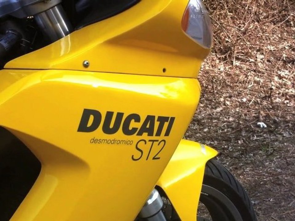 Balade en Ducati 944 ST2 - Ronflement du Twin