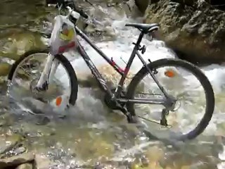Comment laver son VTT en 15s sans jet d'eau ?