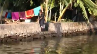 Départ du Coconut Lagoon pour une croisière en  Backwater