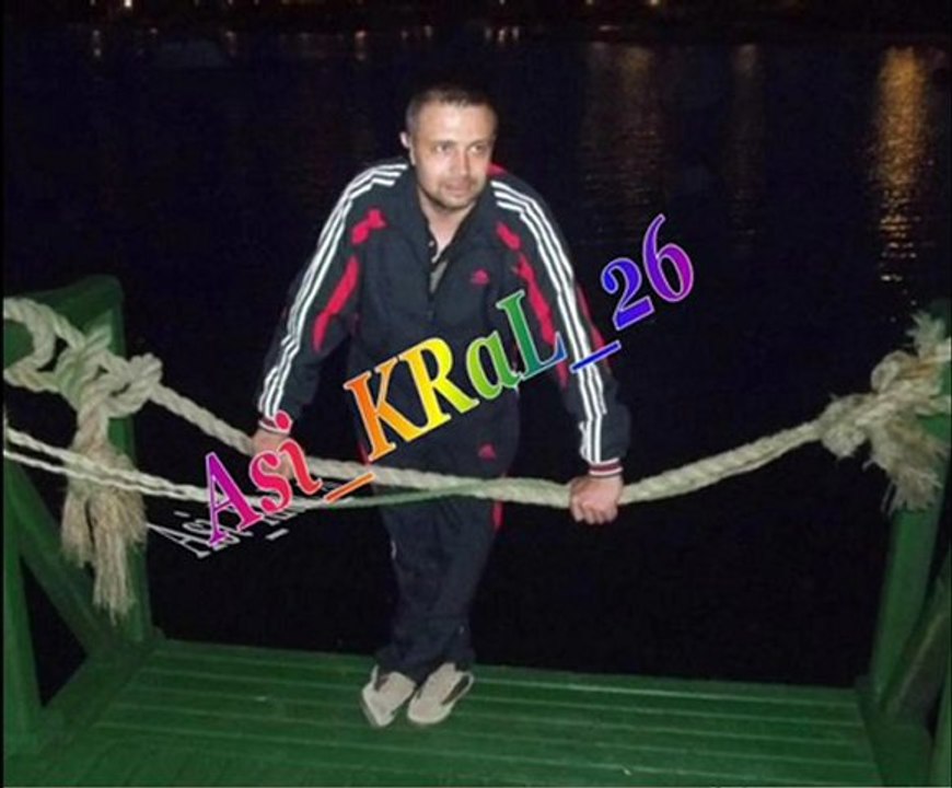 Şimdi  Uzaklarda Çok YalnızıM & SenSiz Sebepsiz KaldıM ÖMRÜMsün