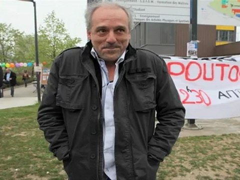 Philippe Poutou (NPA) en meeting à Nanterre