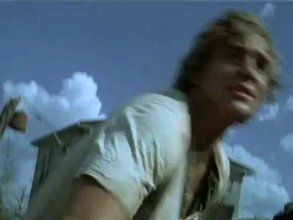 MASSACRE A LA TRONCONNEUSE LE COMMENCEMENT - Bande-annonce VF