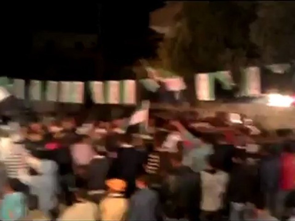 فري برس دعاء من مسائية درعا المحطة طريق السد   3 4 2012 ج2