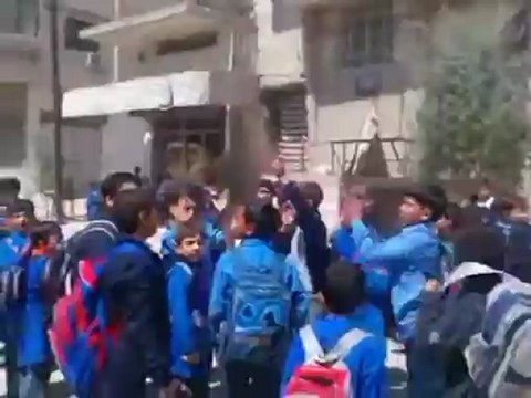 فري برس ريف دمشق حمورية مظاهرة طلابية 5 4 2012 ج2