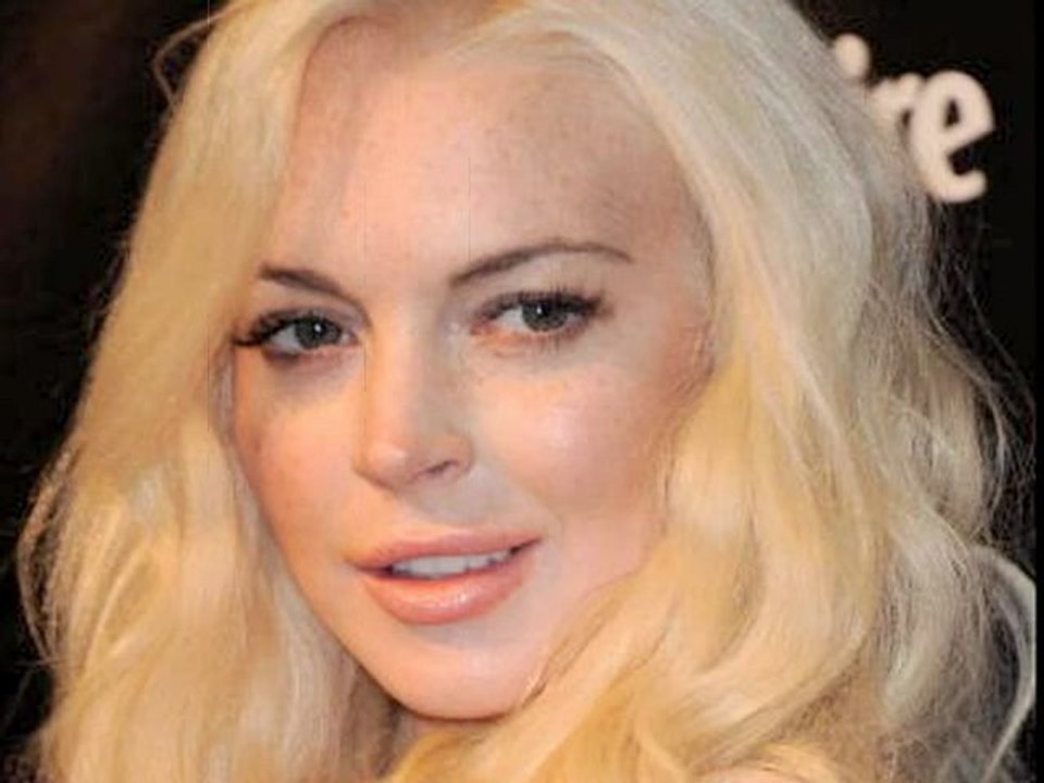 Lindsay Lohan Sold Her Designer Clothes To Earn Money? - Hollywood Scandal