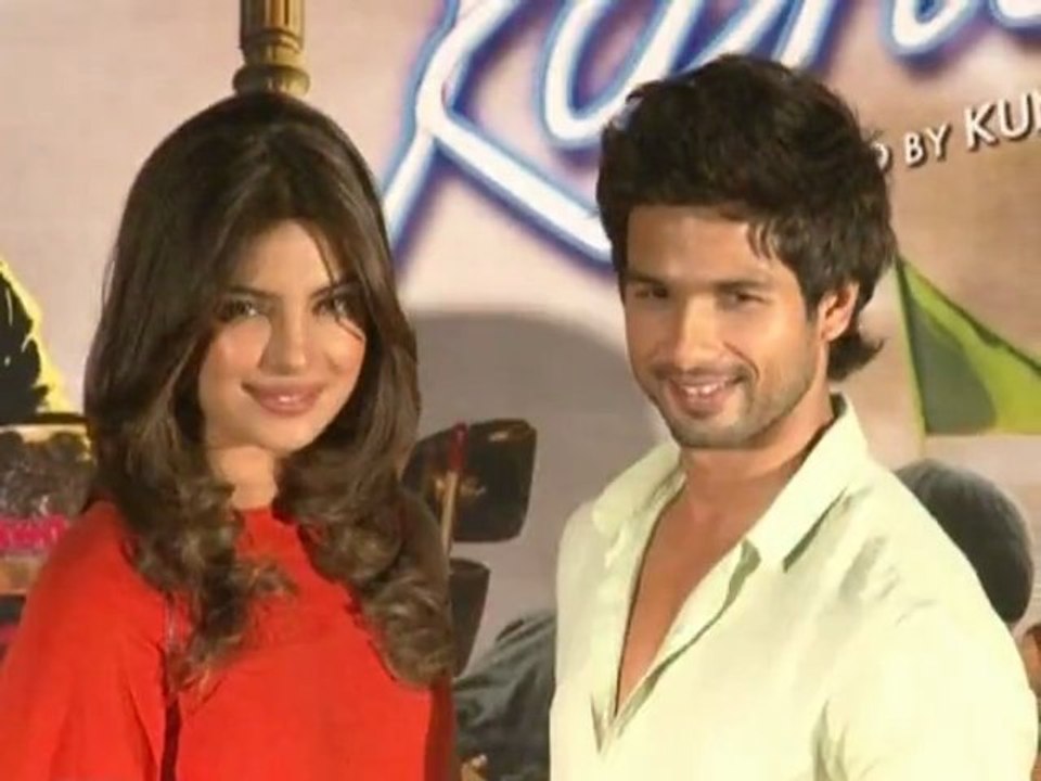 Priyanka Chopra And Shahid Kapoor Launch The First Look Of Teri Meri Kahaani - Bollywood News