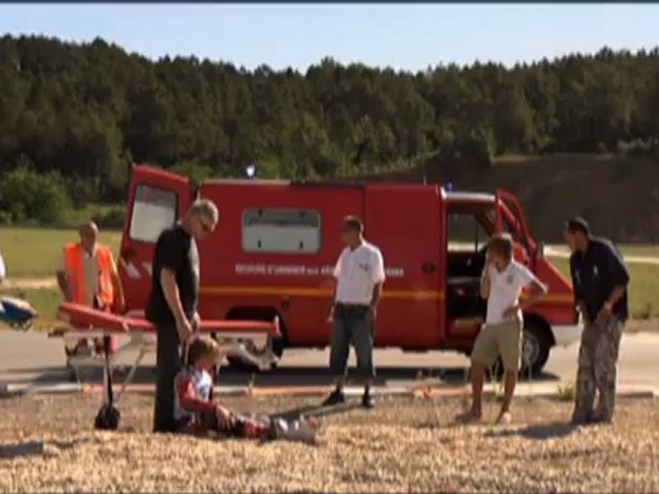 PORTRAIT DE GROUPE AVEC ENFANTS ET MOTOCYCLETTES - Bande-annonce VF