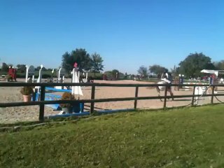 Poney 2 à Boissy le chatel. Chloé (moi) et Nini de la Noue