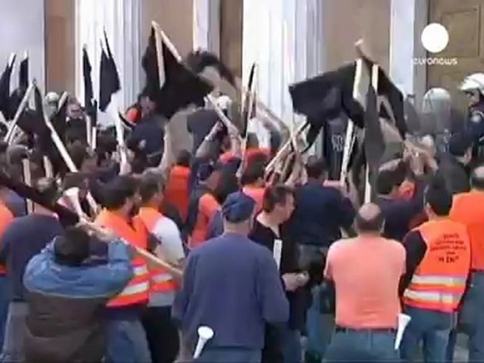 Grèce : la manifestation des dockers dégénère