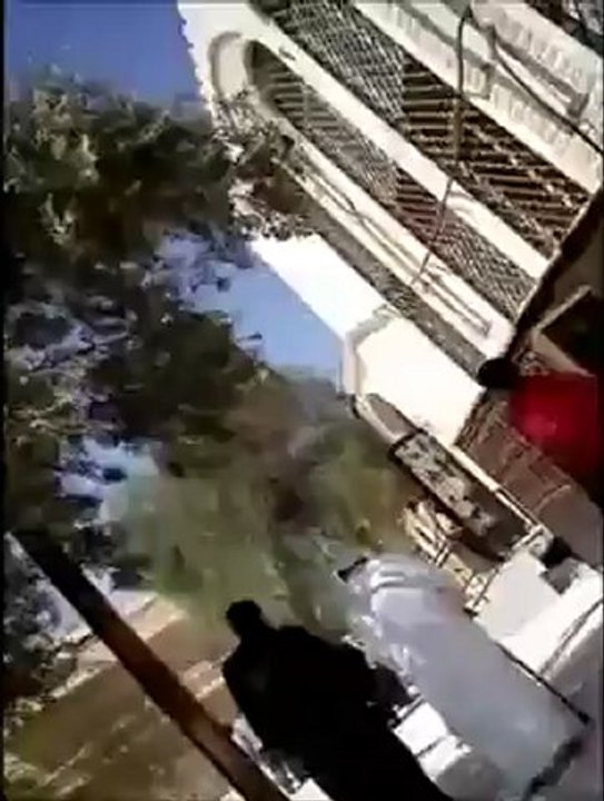 فري برس حماة المحتلة محاصرة جامع  الفلاح بالمدرعات1 6 4 2012 ج2