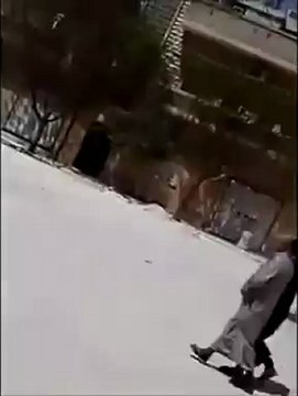 فري برس حماة المحتلة محاصرة جامع الفلاح بالمدرعات1 6 4 2012 ج1