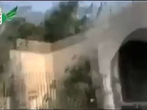 فري برس ريف دمشق دوما غنائم من أحدى المقرات العصابات الأسد في دوما 6 4 2012