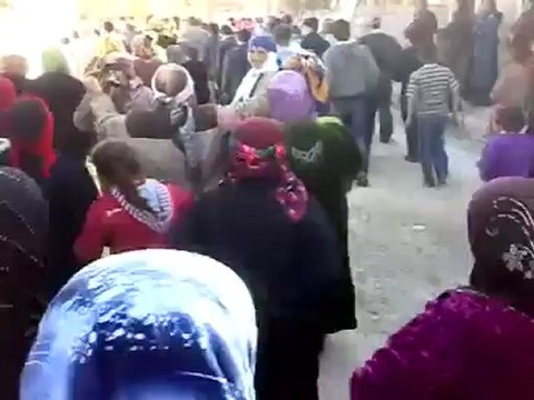 فري برس ادلب البارة جمعة من جهز غازيا إدلب 6 4 2012 ج3