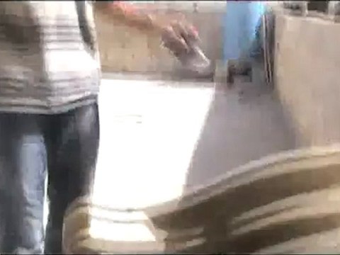 فري برس حمص الحولة احد المنازل التي تعرضت للقصف واحد الناشطين يتحدث 6 4 2012