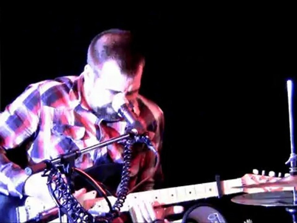 Tongue Tied Twin "Cut My Wings" (Seasick Steve Song)