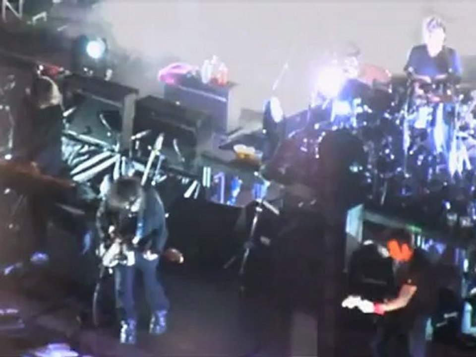 The Cure - 2011 11 15 London (M Version) - 17 Seconds 2/2