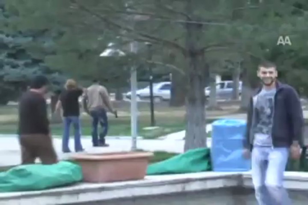 Parkta kurşun yağdırdı