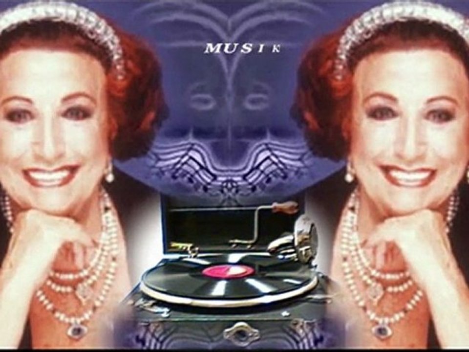 Müzeyyen Senar ♫ Sevmekten kim usanır tadına doyum olmaz.HD