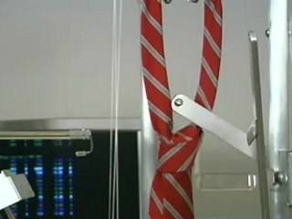 Kravat bağlama makinesi