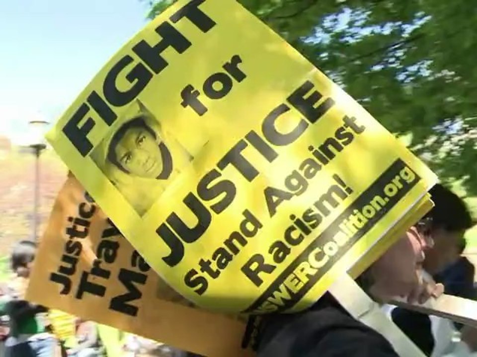 Protesto encapuzado