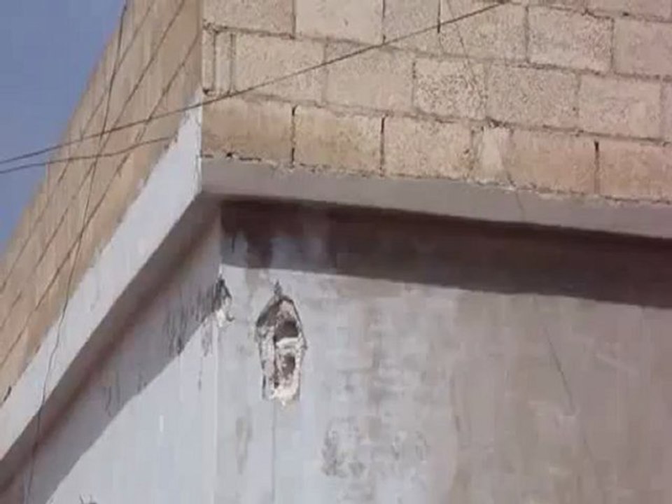 فري برس ريف حماه المحتل اثار قذائف الدبابات و الشيلكا طيبة الإمام 7 4 2012