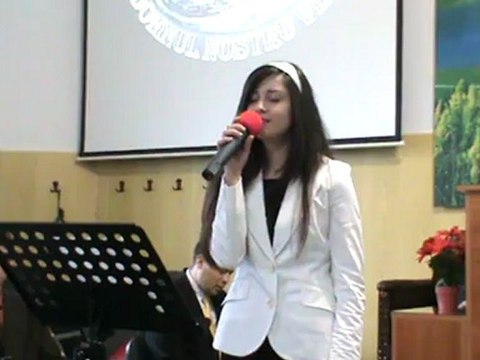 ADELA MUNTEANU (Stau şi privesc...)