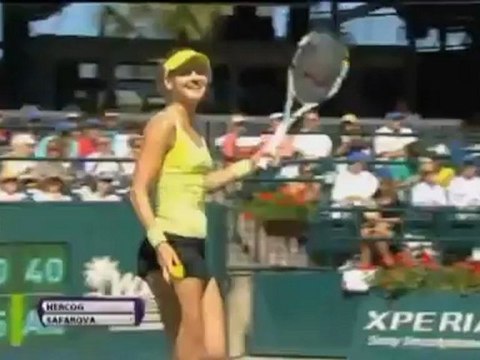 Serena fegt Stosur vom Platz