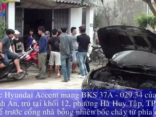 Xế hộp bốc cháy trong đêm