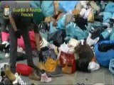 Pescara - Sequestrati 5 mila articoli contraffatti nel mercato dell'area di risulta (05.04.12)