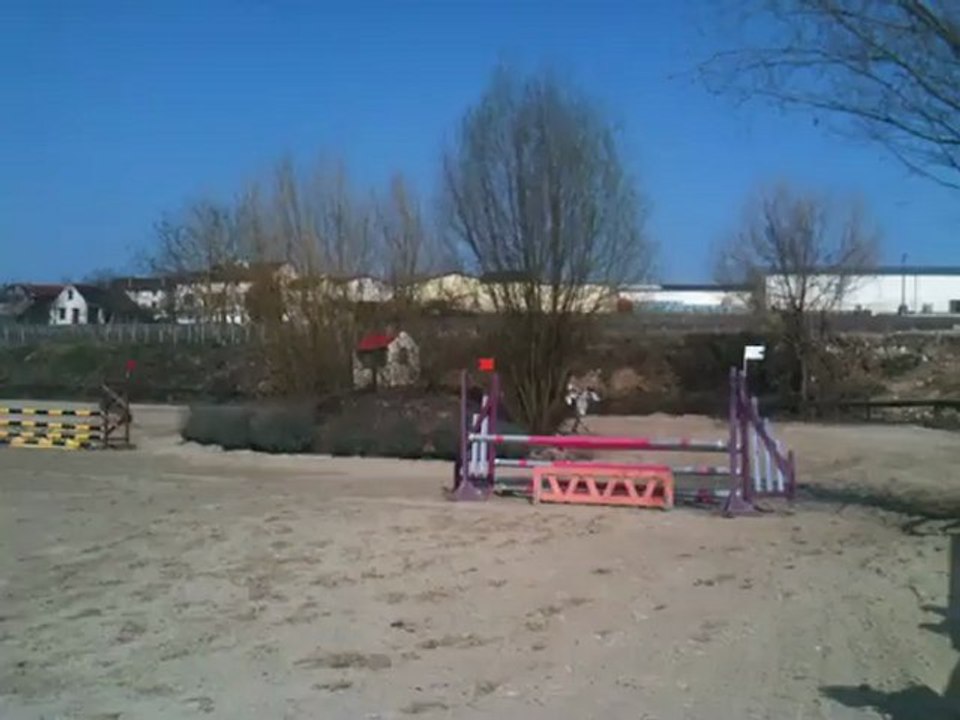 Poney 2 à Charly sur Marne. Chloé (moi) et Nini de la Noue