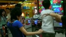 妙なダンスゲー。