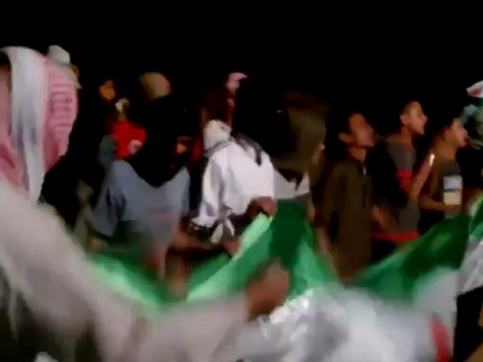 فري برس  دير الزور مظاهرة مسائية بقرص  8 4 2012