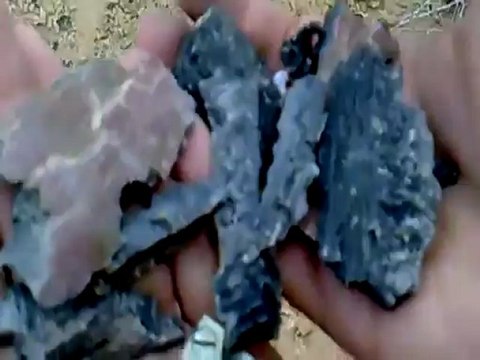 فري برس ريف دمشق مدينة ضمير احد القذائف العشوائية على المدينة 8 4 2012