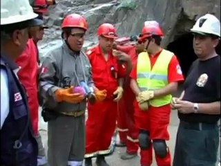 Miners still trapped after 4 days