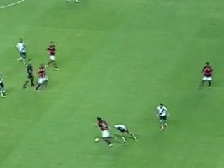 Clássico : Ronaldinho et Bastos font le show !