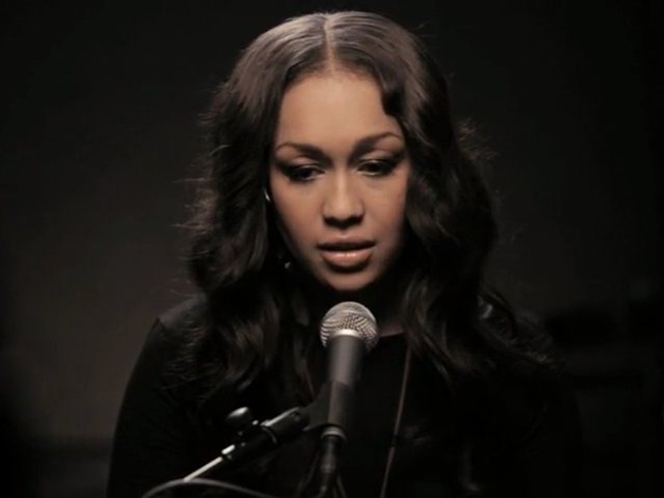Rebecca Ferguson - Nothing´s real but love (unplugged)