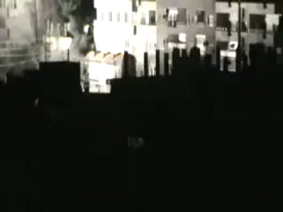 فري برس ريف دمشق ‫عملية نوعية مشتركة للجيش الحر كتيبة المهاجرين والأنصار وكتيبة أبي ذر الغفاري أسفرت عن تدمير دبابة في زملكا 7 4 2012‬