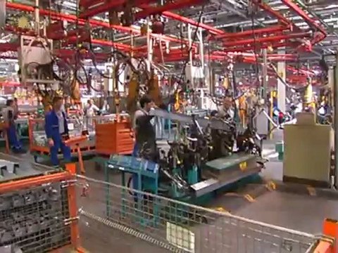 Cumhurbaşkanı Gül, Gölcük'teki Ford Otosan Fabrikası'nda incelemelerde bulundu