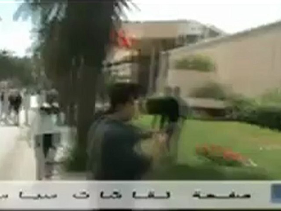 أقوى تعليق :  فتاة تفرح بقمع العريض بطريقتها