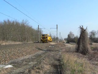 Un train de travaux passe à Gevrey