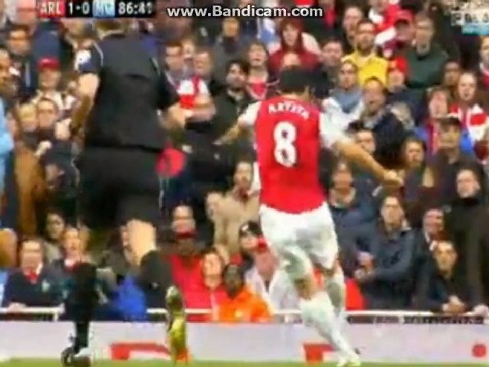 Barcelona v Real Madrid 2012 El Classico Trailer.